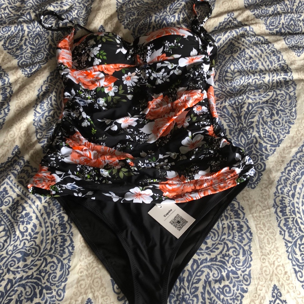 Cupshe size large tankini